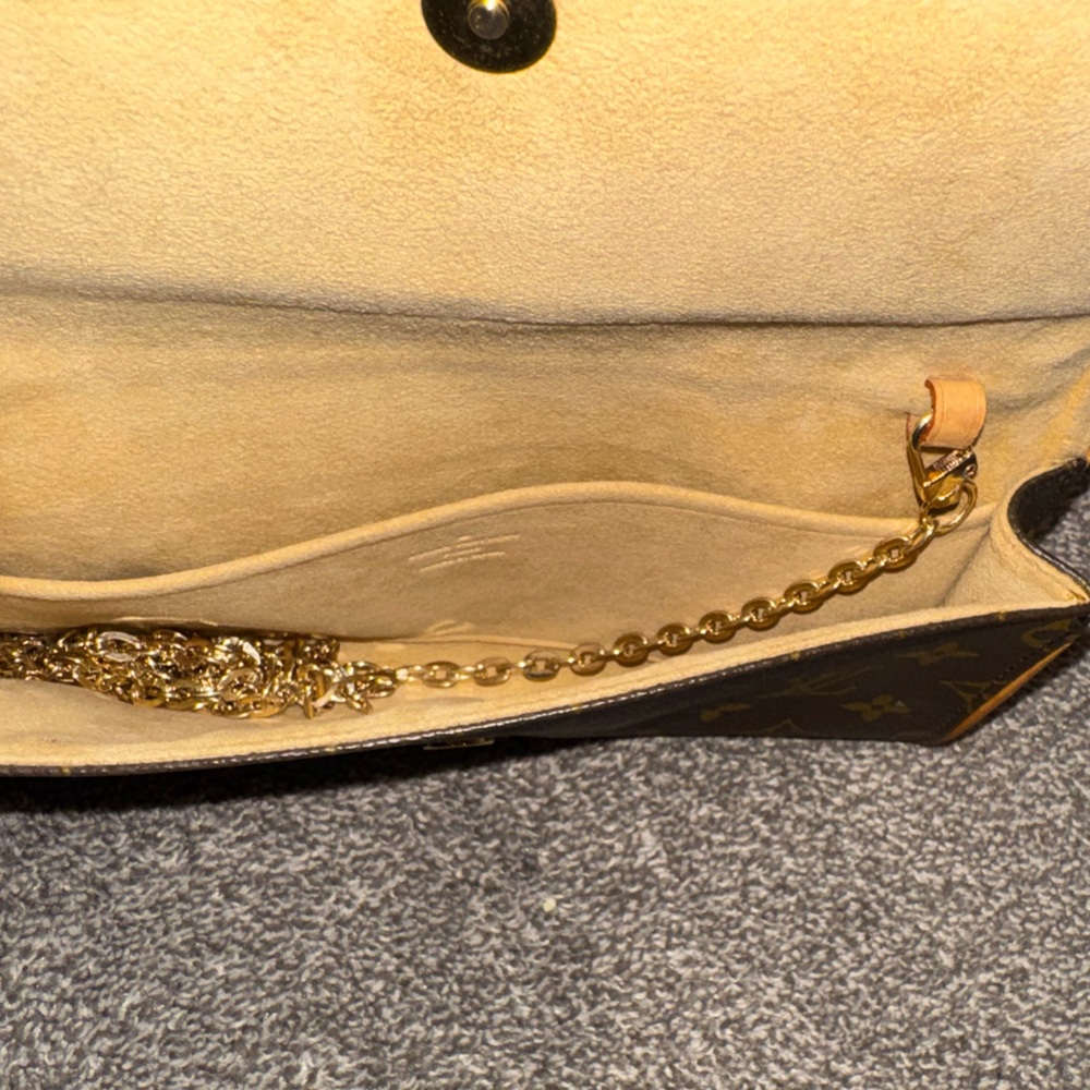 🤎LV CROSSBODY/CLUTCH🤎 Louis Vuitton Twin GM
monogram crossbody - Picture 5 of 7